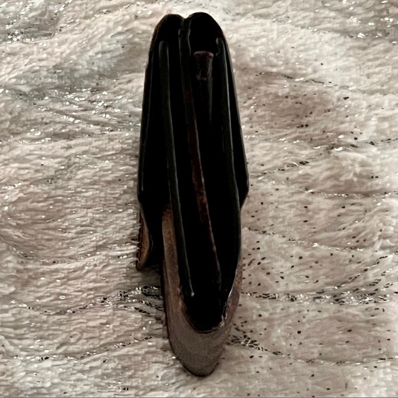 Louis Vuitton Wallet - Picture 2 of 7